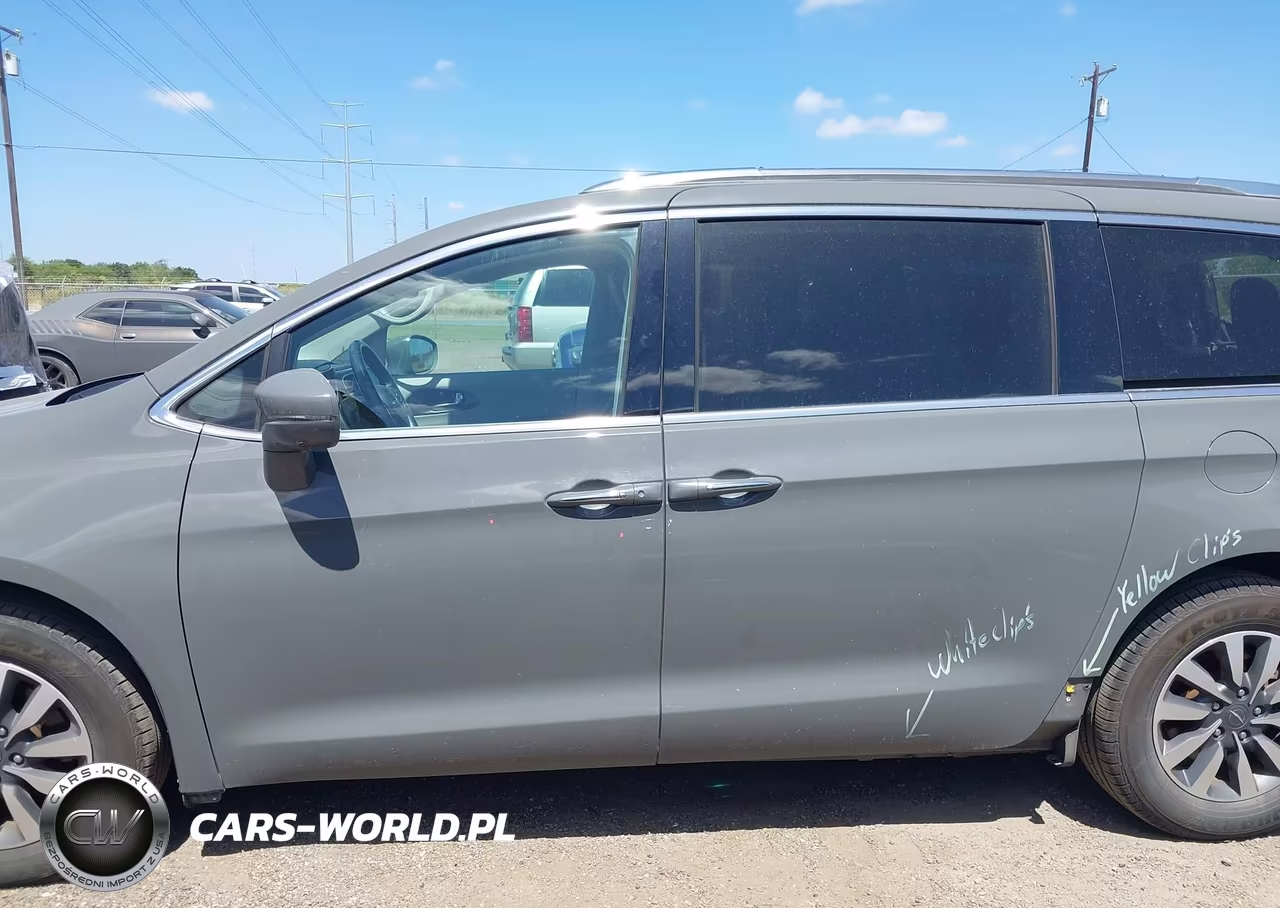 2021 Chrysler Pacifica Touring L VIN:2C4RC1BG9MR524578 - 15