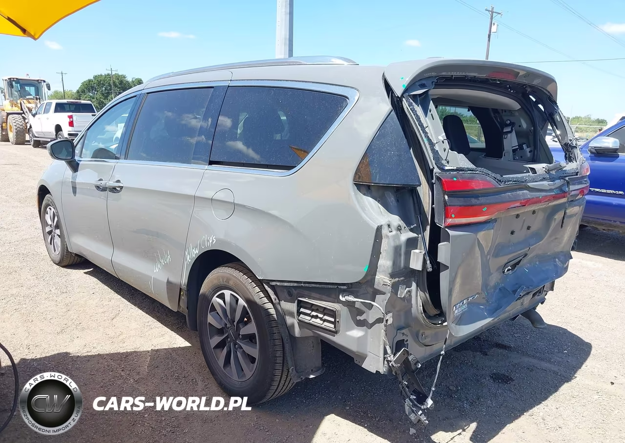 2021 Chrysler Pacifica Touring L VIN:2C4RC1BG9MR524578 - 3