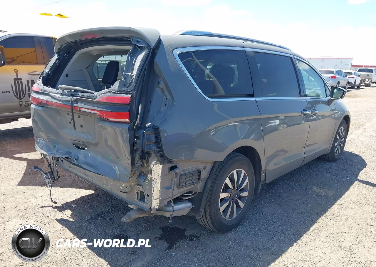 2021 Chrysler Pacifica Touring L VIN:2C4RC1BG9MR524578 - 4