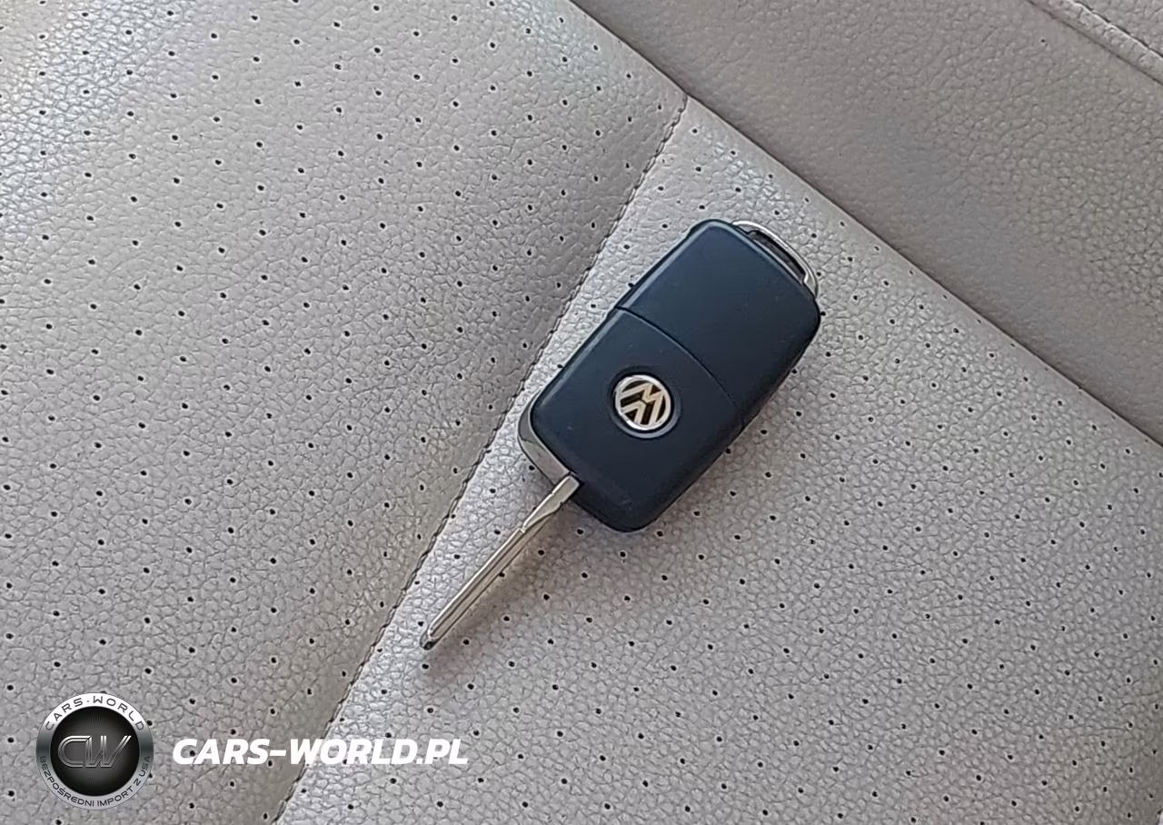 2016 Volkswagen Tiguan S VIN:WVGBV7AX0GK000296 - 11