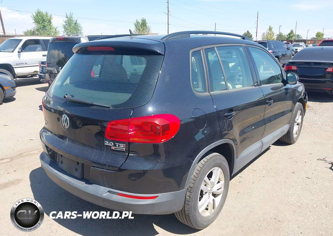 2016 Volkswagen Tiguan S VIN:WVGBV7AX0GK000296 - 4