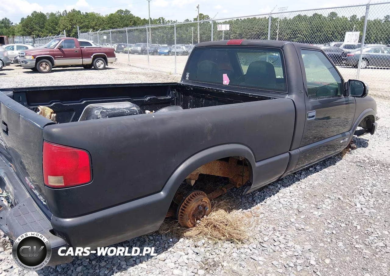 1999 Chevrolet S-10 Ls VIN:1GCCS1445X8142124 - 4