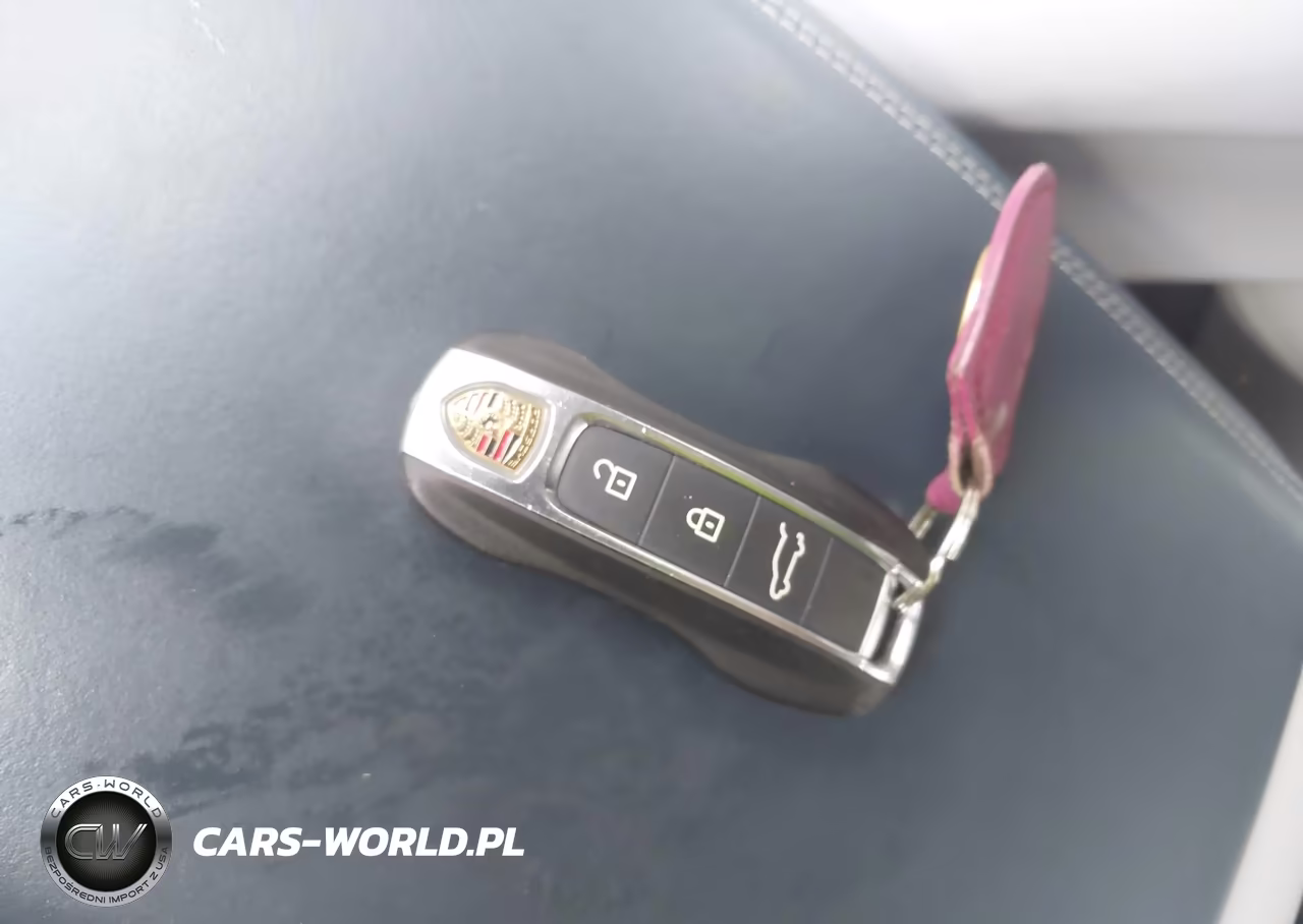 2021 Porsche Cayenne Coupe VIN:WP1BA2AY8MDA41107 - 11