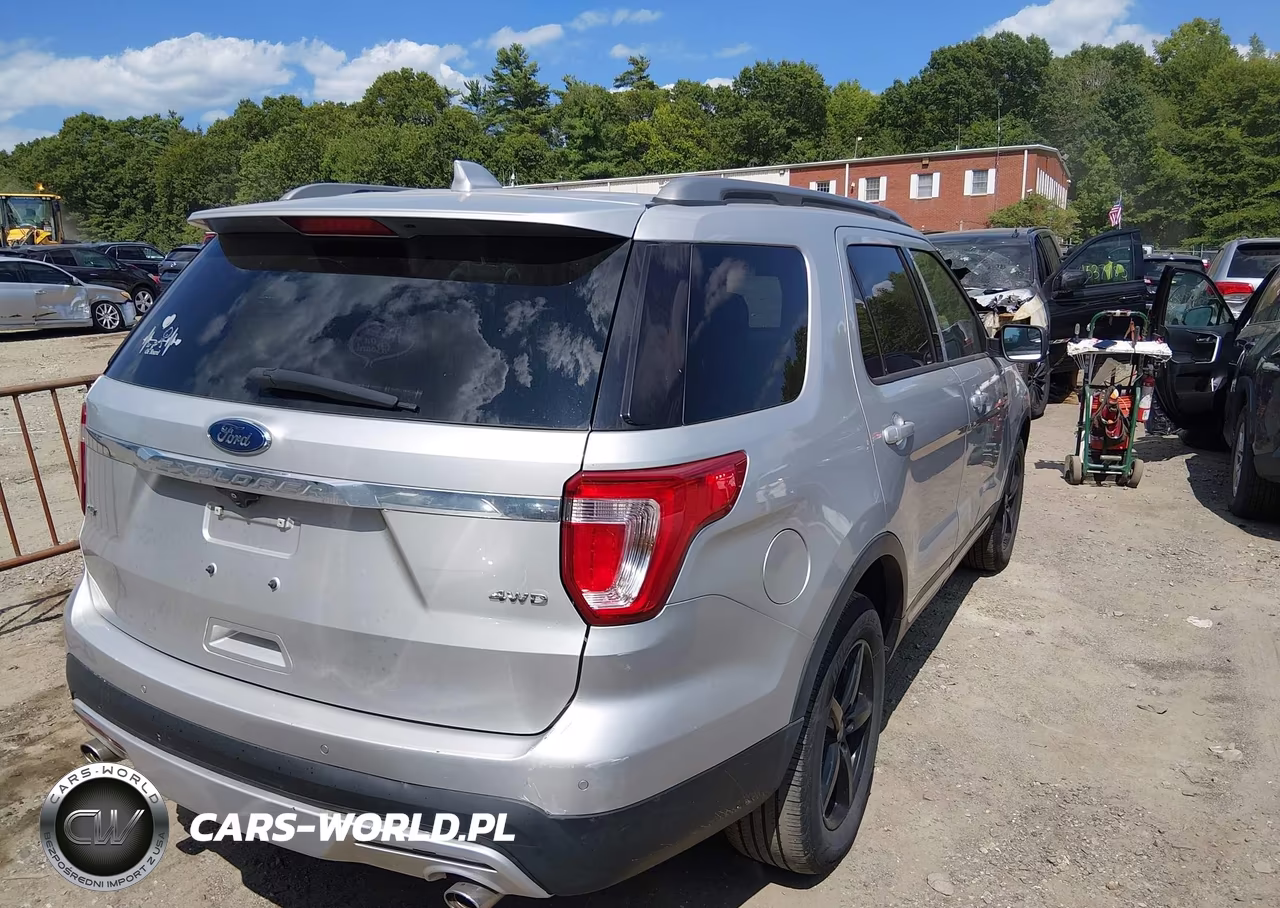 2016 Ford Explorer Xlt VIN:1FM5K8D8XGGC28552 - 4