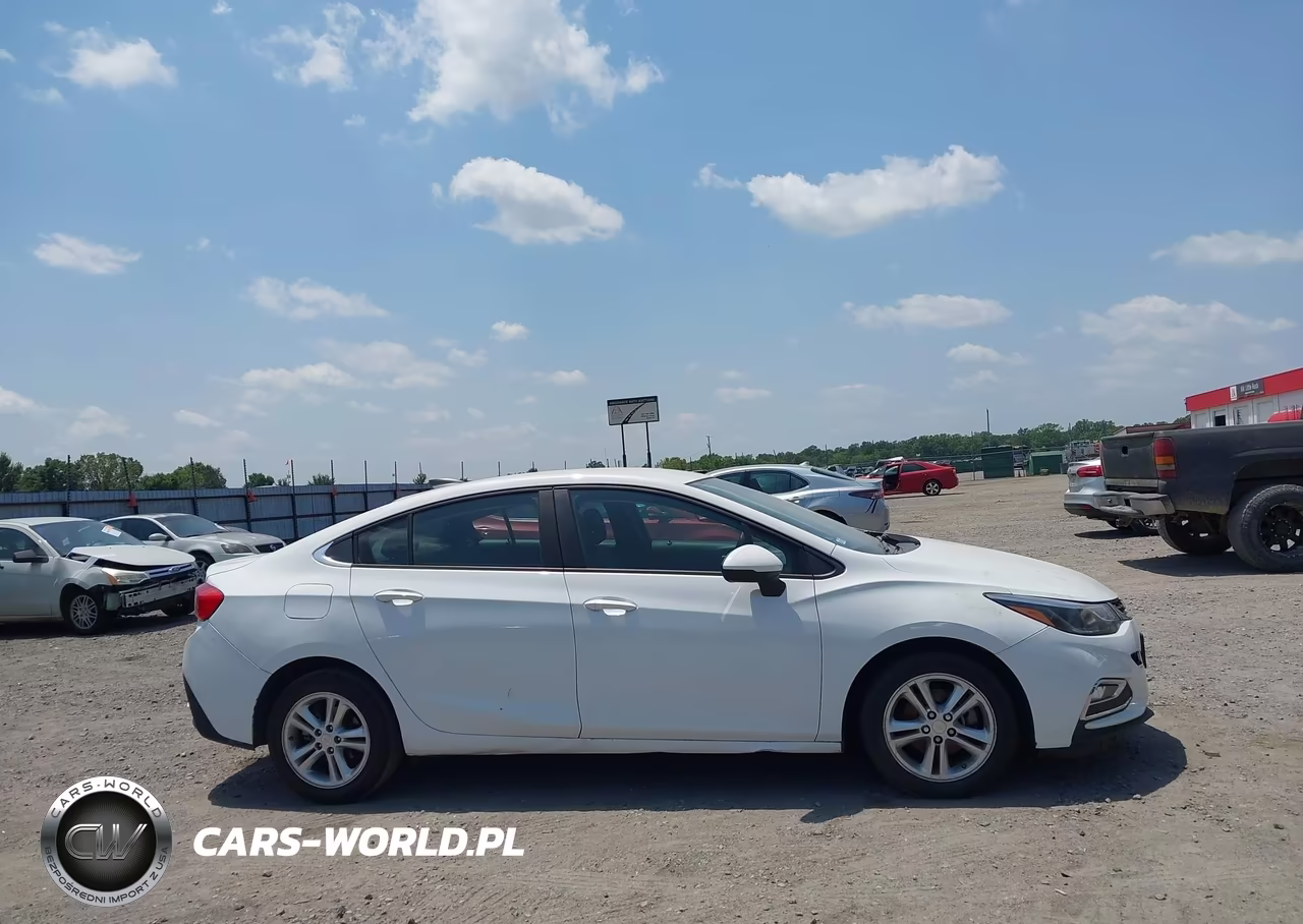CHEVROLET CRUZE VIN:1G1BC5SM0J7137213 - 13