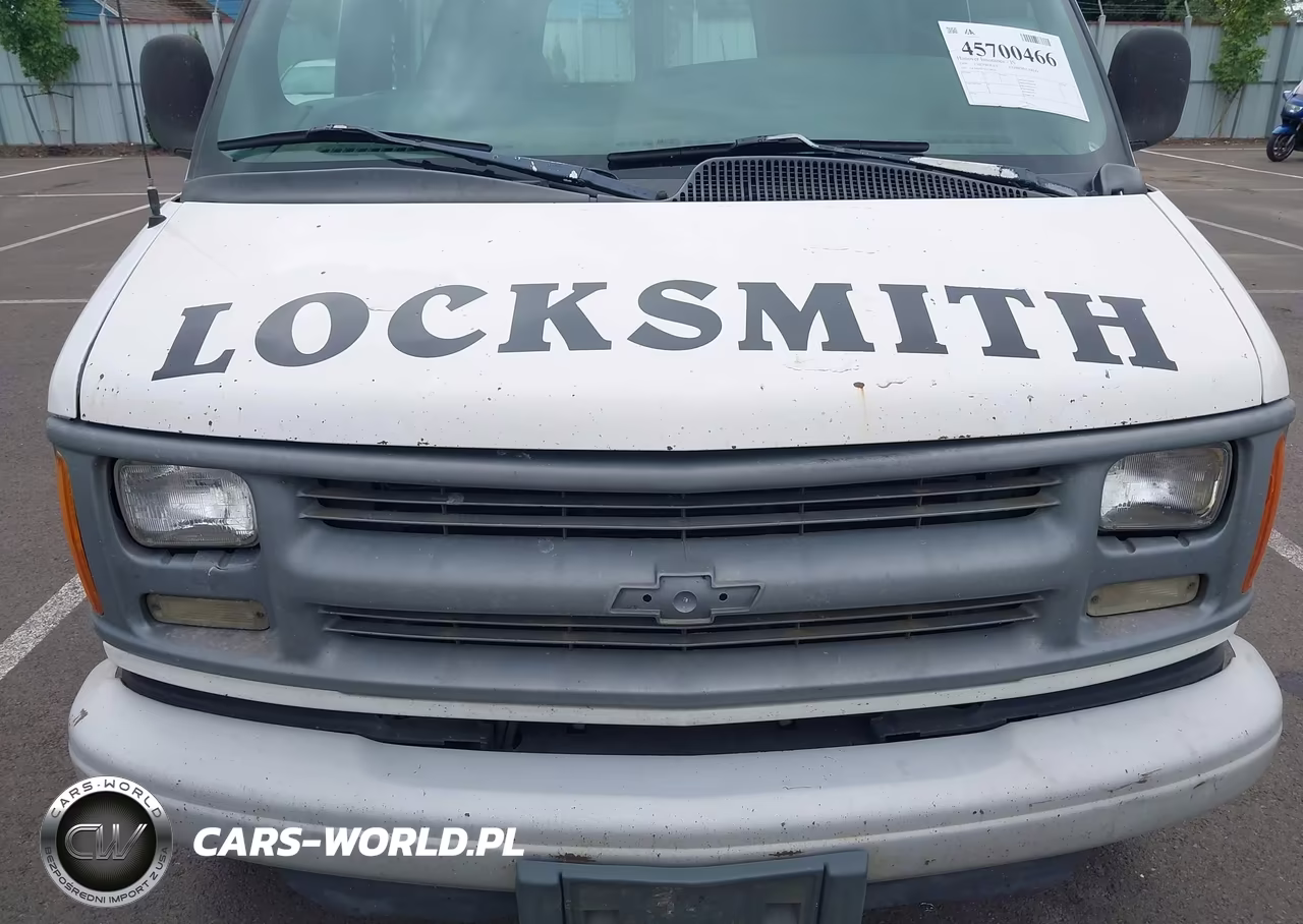 1999 Chevrolet Express Cargo Van VIN:1GCHG39J3X1118026 - 19