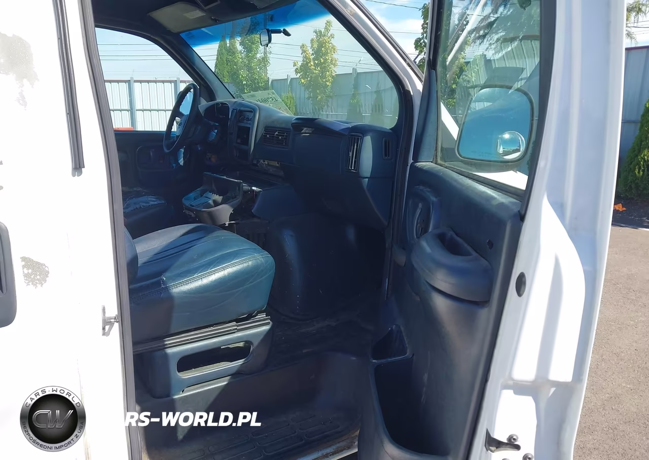 1999 Chevrolet Express Cargo Van VIN:1GCHG39J3X1118026 - 5