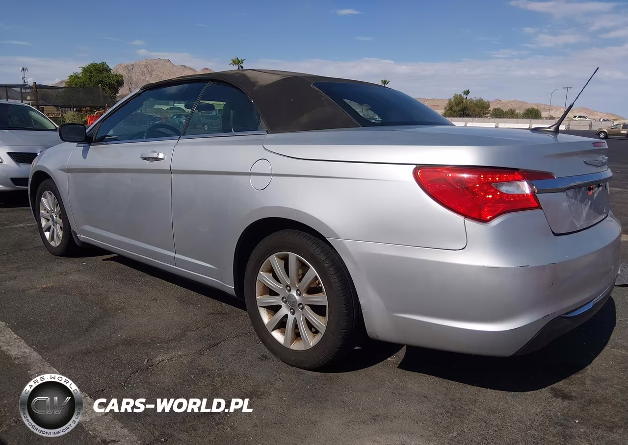 2011 Chrysler 200 Touring VIN:1C3BC2EB5BN532487 - 3