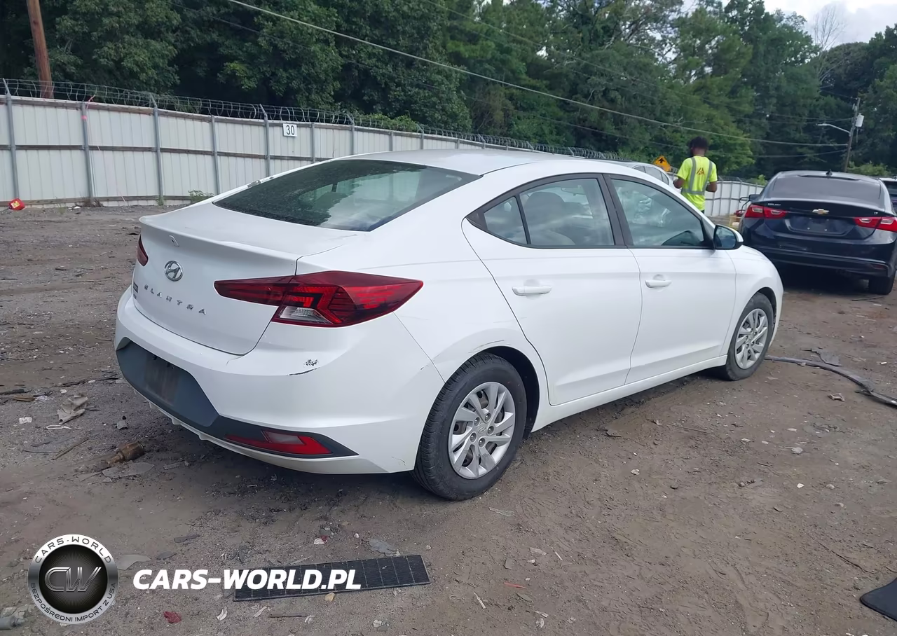 2019 Hyundai Elantra Se VIN:5NPD74LF8KH439392 - 4