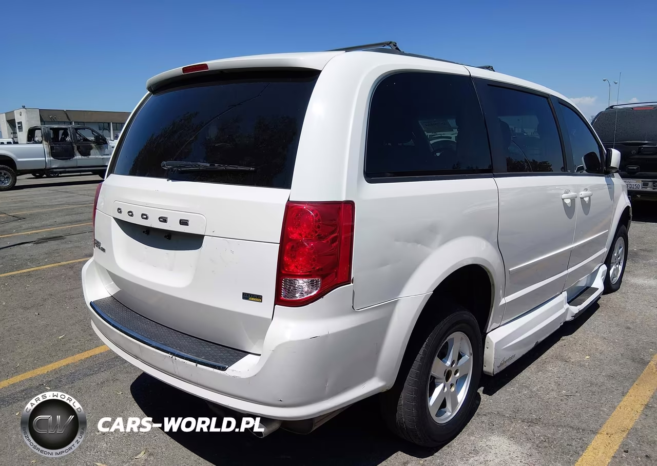 2012 Dodge Grand Caravan Sxt VIN:2C4RDGCG3CR319609 - 4