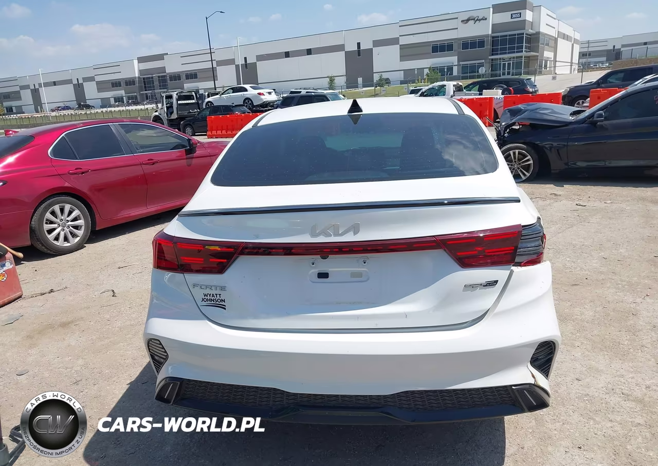 2024 Kia Forte Gt-Line VIN:3KPF54AD3RE741848 - 16