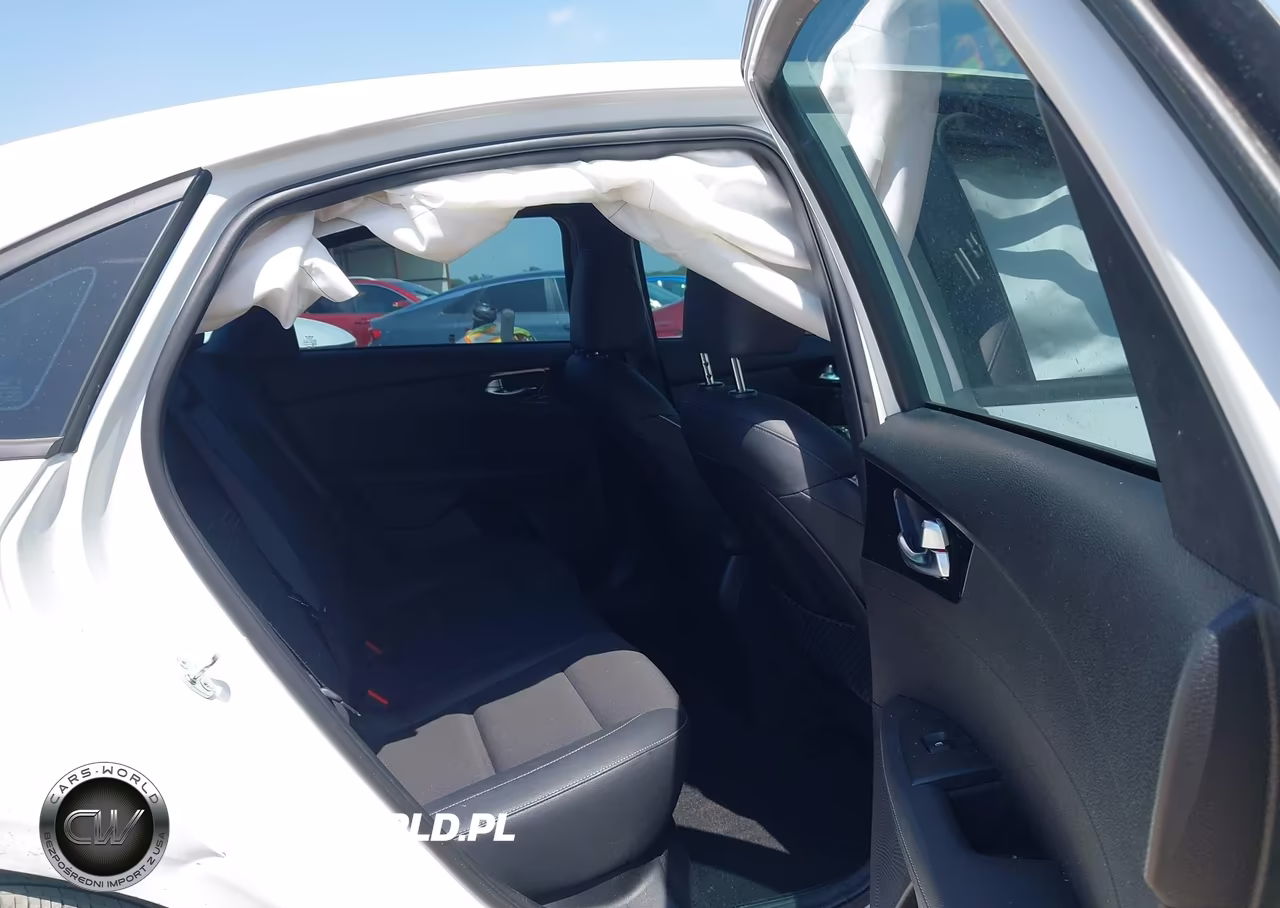 2024 Kia Forte Gt-Line VIN:3KPF54AD3RE741848 - 8