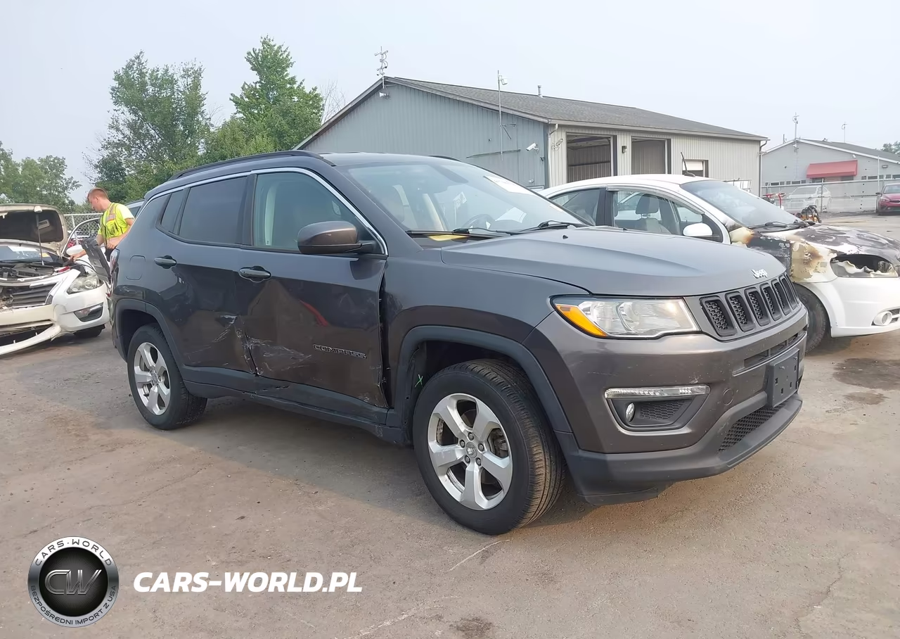 2017 Jeep Compass Latitude – zdjęcie 1 z 16