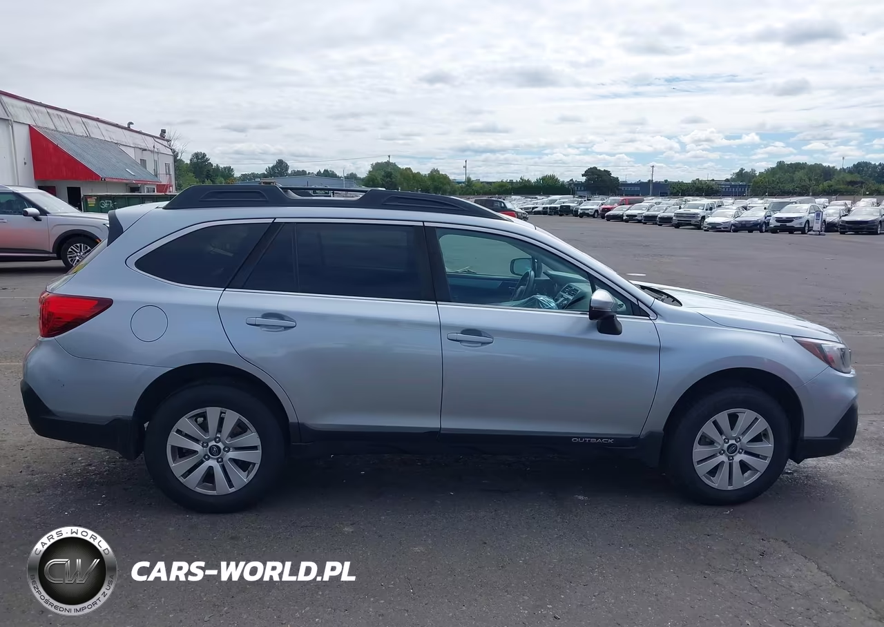 2018 Subaru Outback 2.5I Premium VIN:4S4BSAFC4J3335218 - 13