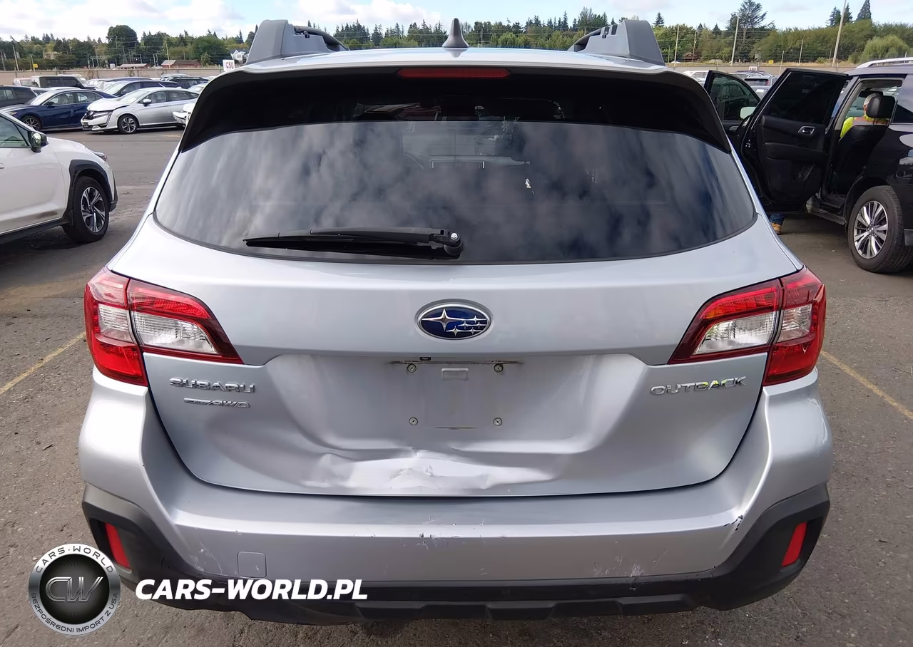 2018 Subaru Outback 2.5I Premium VIN:4S4BSAFC4J3335218 - 6