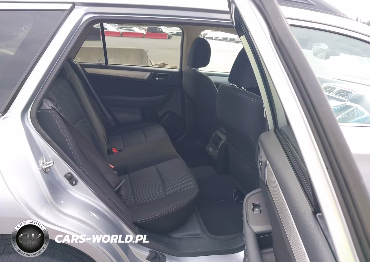 2018 Subaru Outback 2.5I Premium VIN:4S4BSAFC4J3335218 - 8