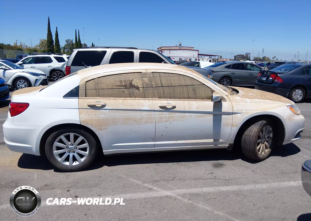 2013 Chrysler 200 Touring VIN:1C3CCBBB5DN639809 - 13