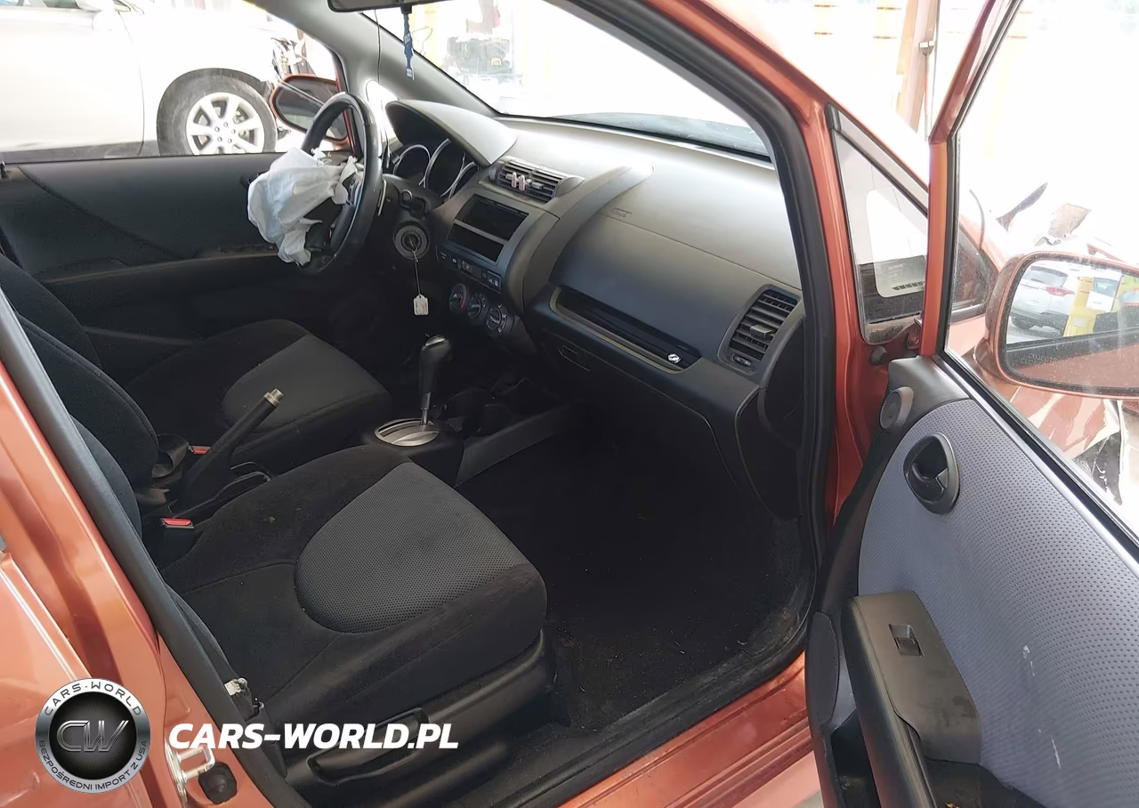 2008 Honda Fit Sport VIN:JHMGD38638S051164 - 5