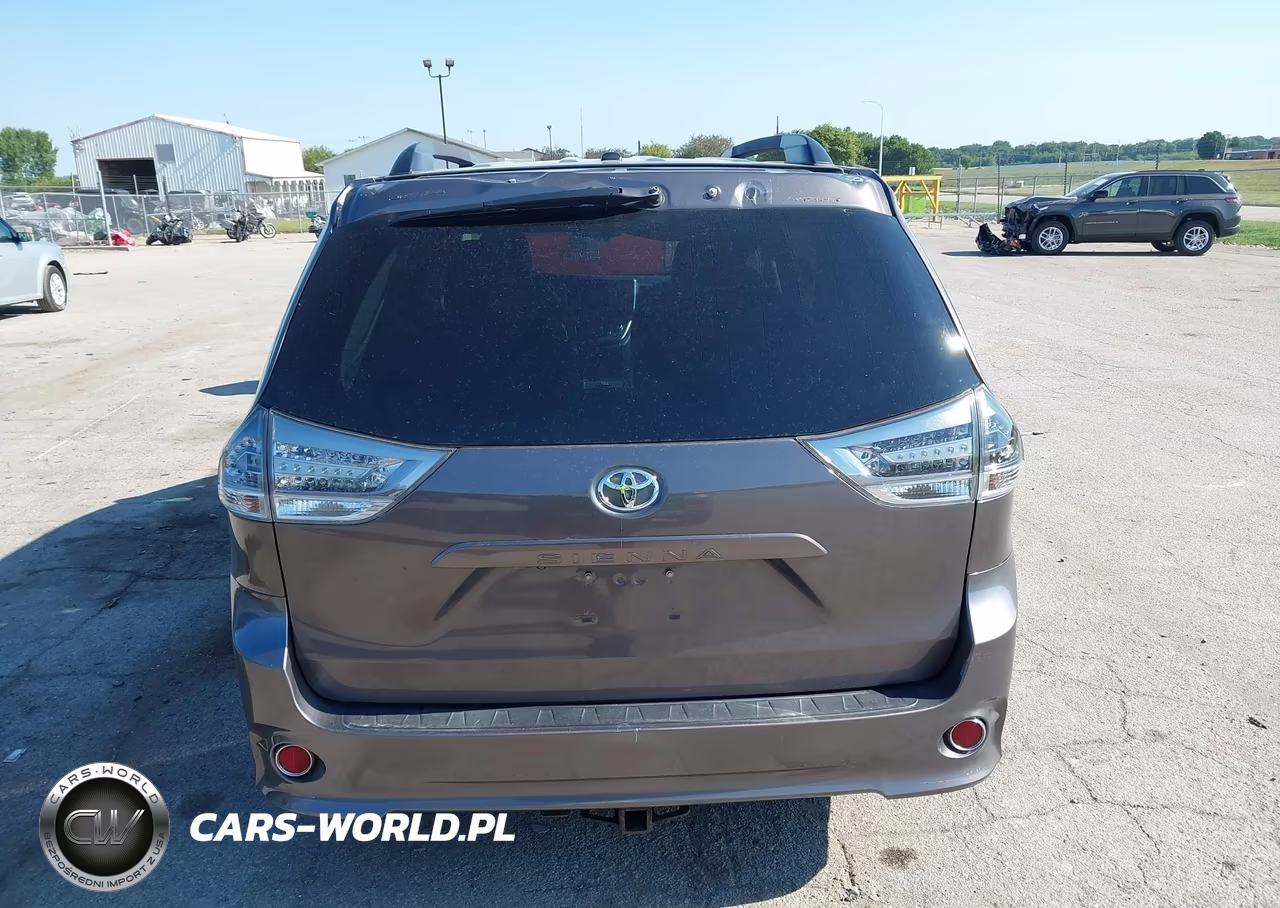 2015 Toyota Sienna Se 8 Passenger VIN:5TDXK3DCXFS543179 - 16