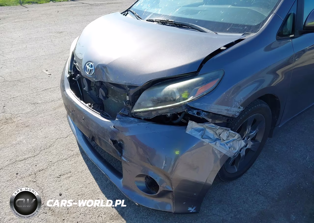 2015 Toyota Sienna Se 8 Passenger VIN:5TDXK3DCXFS543179 - 6