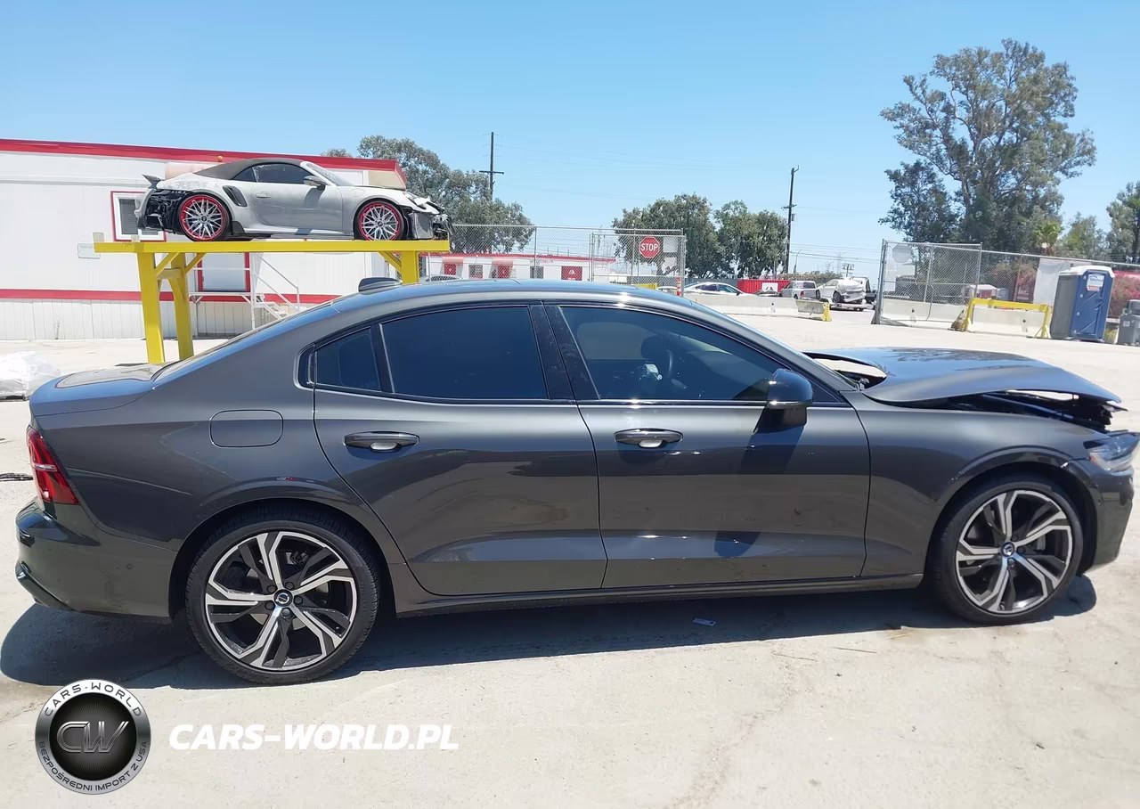 2024 Volvo S60 B5 Plus Dark Theme VIN:7JRL12FL1RG326967 - 13