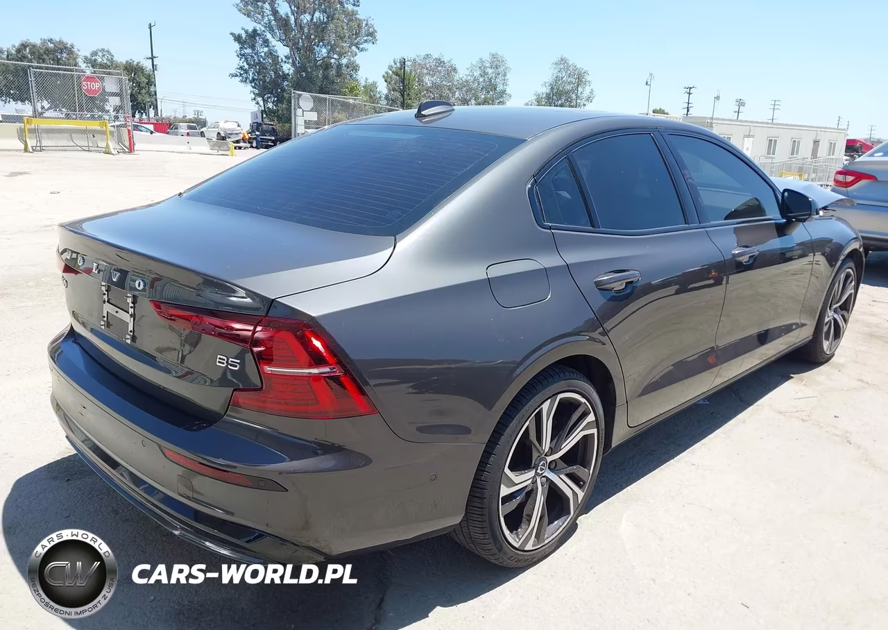 2024 Volvo S60 B5 Plus Dark Theme VIN:7JRL12FL1RG326967 - 4