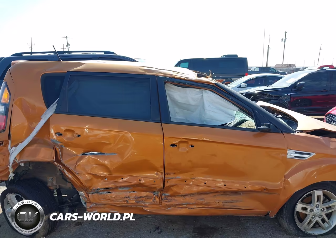 2011 Kia Soul + VIN:KNDJT2A24B7226754 - 13