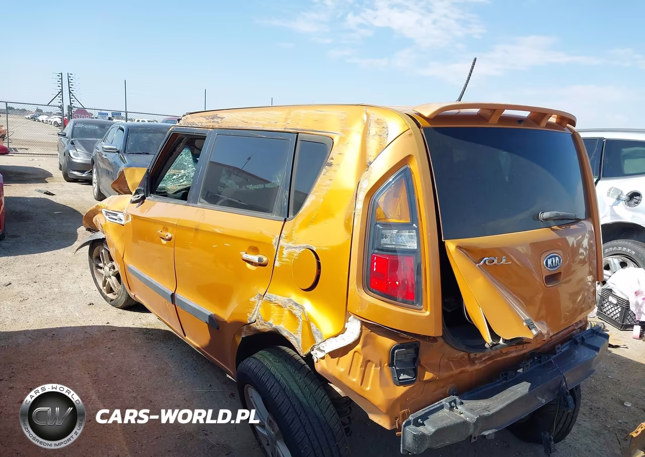 2011 Kia Soul + VIN:KNDJT2A24B7226754 - 3