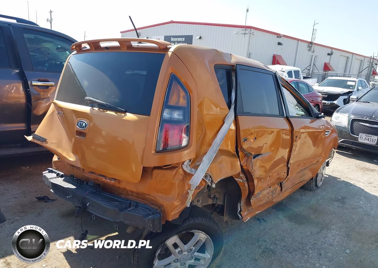 2011 Kia Soul + VIN:KNDJT2A24B7226754 - 4