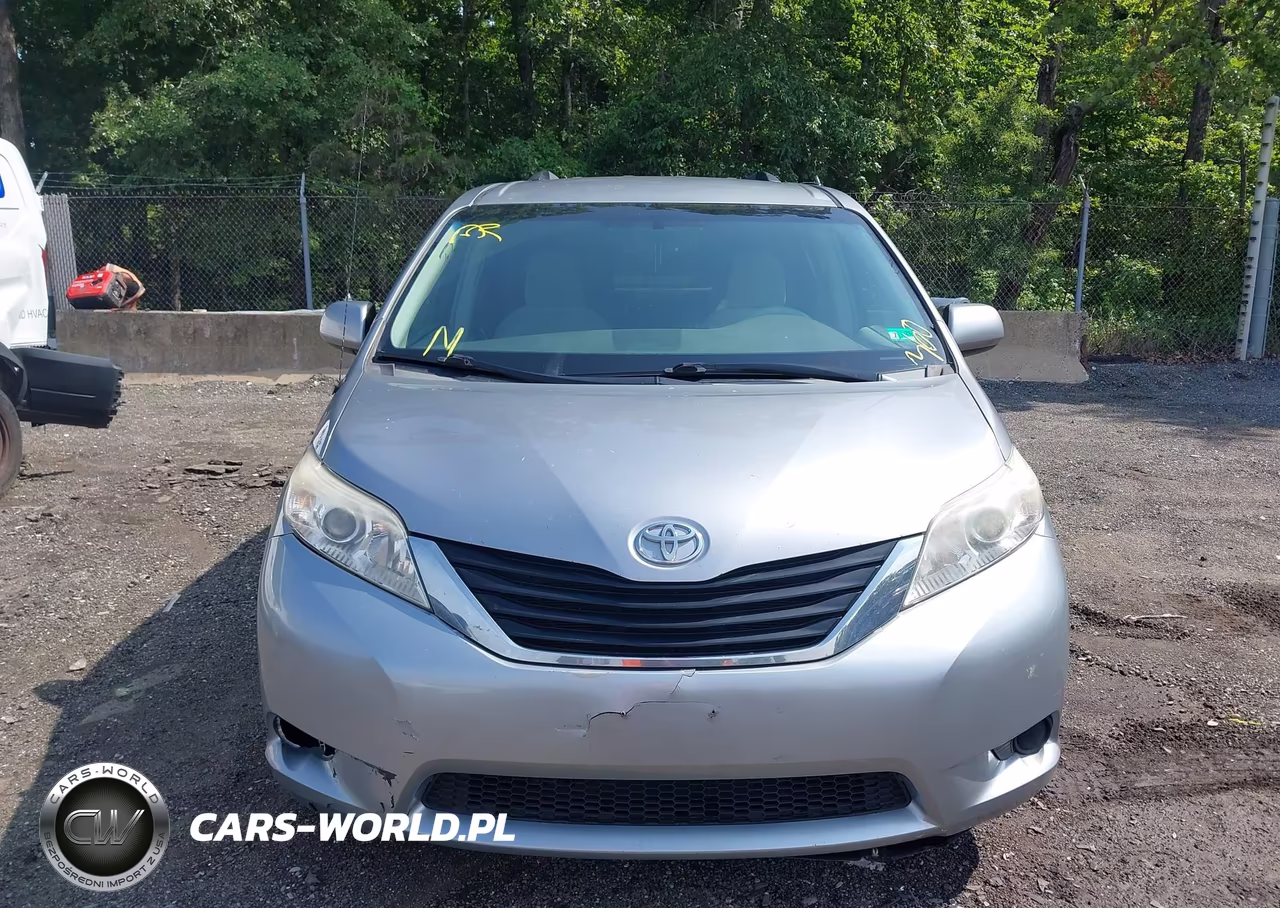 2011 Toyota Sienna Le V6 VIN:5TDKK3DC5BS078282 - 12