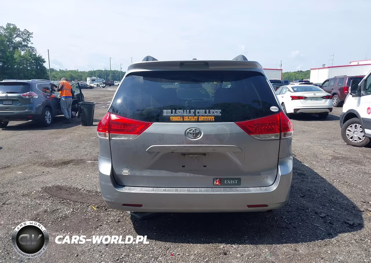 2011 Toyota Sienna Le V6 VIN:5TDKK3DC5BS078282 - 16
