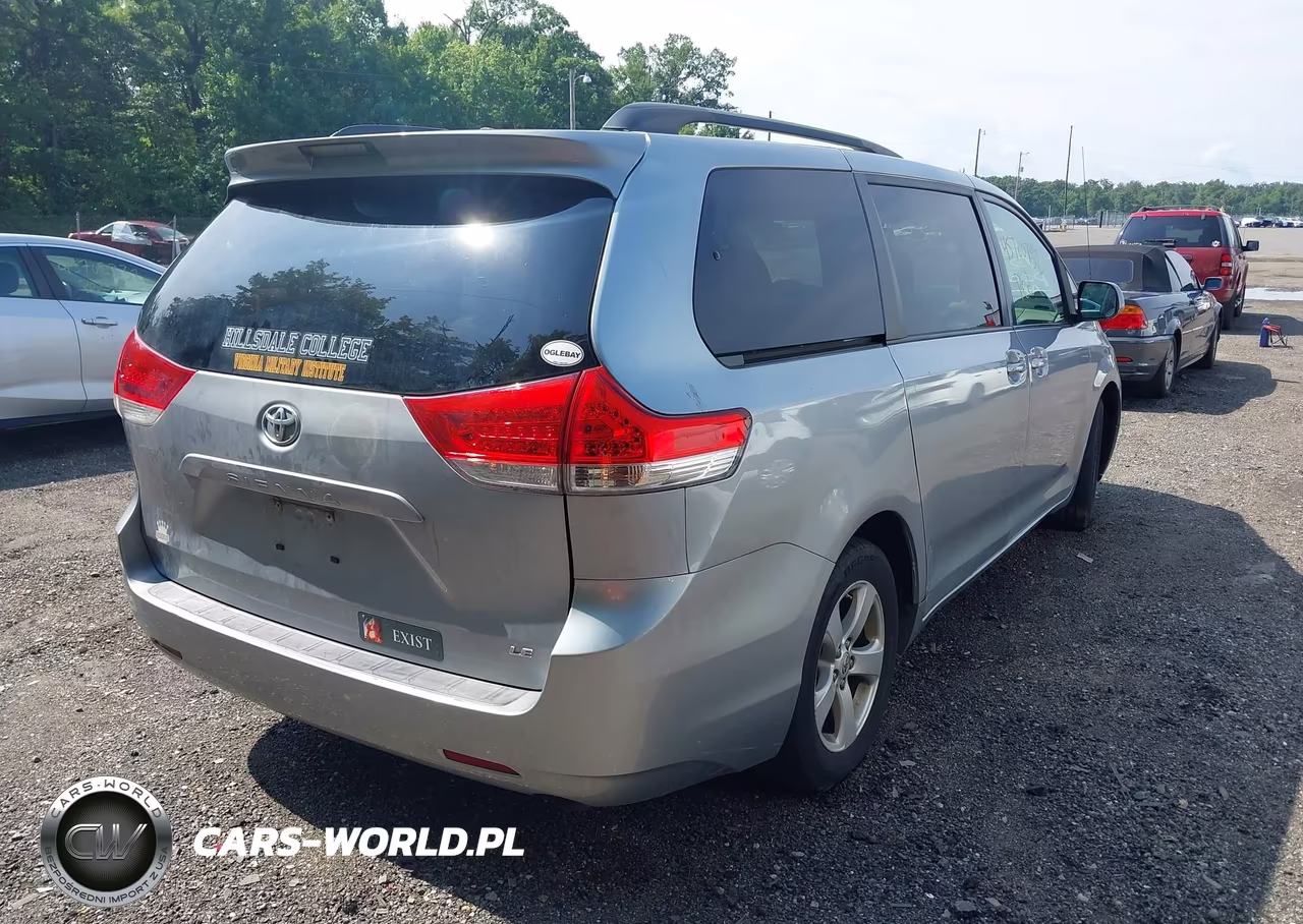 2011 Toyota Sienna Le V6 VIN:5TDKK3DC5BS078282 - 4