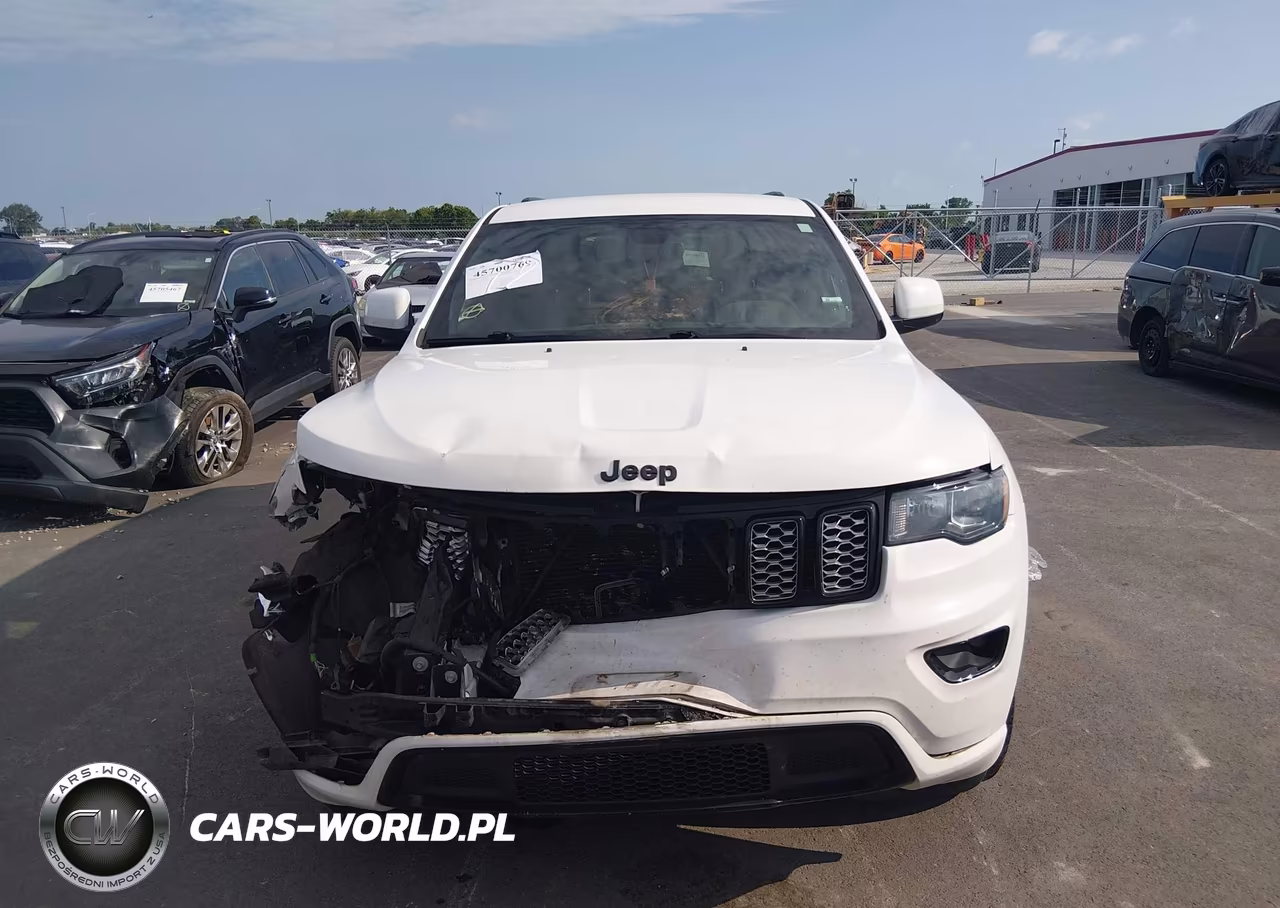 2018 Jeep Grand Cherokee Altitude 4X4 VIN:1C4RJFAG6JC377659 - 13
