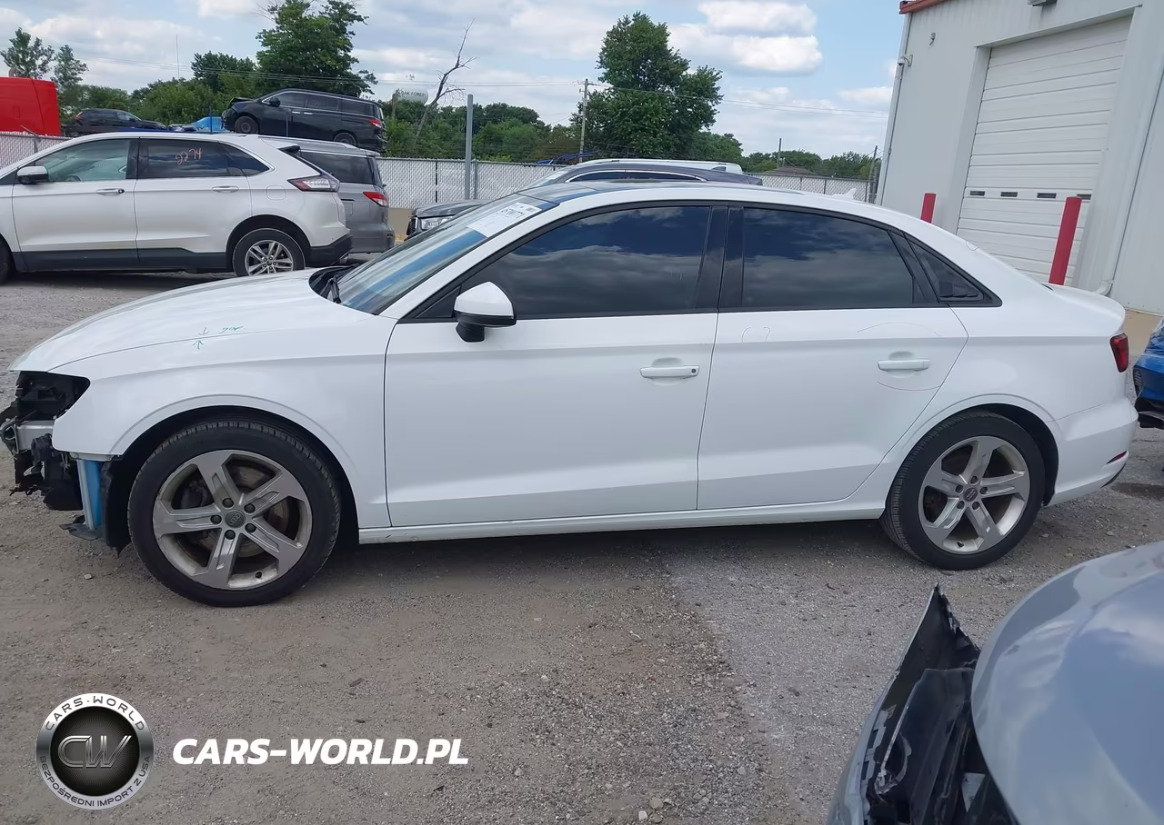 2018 Audi A3 2.0T Premium-2.0T Tech Premium VIN:WAUAUGFF8J1089175 - 14