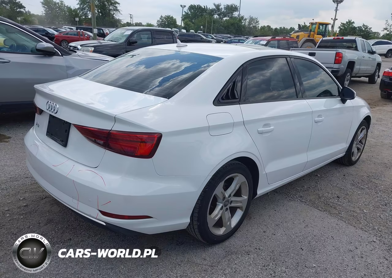 2018 Audi A3 2.0T Premium-2.0T Tech Premium VIN:WAUAUGFF8J1089175 - 4