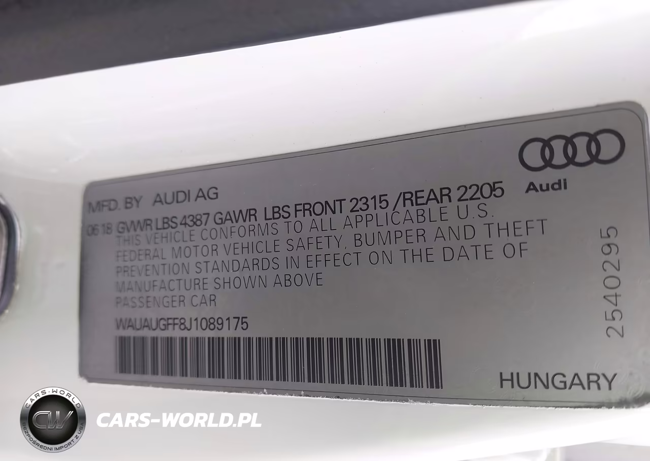 2018 Audi A3 2.0T Premium-2.0T Tech Premium VIN:WAUAUGFF8J1089175 - 9