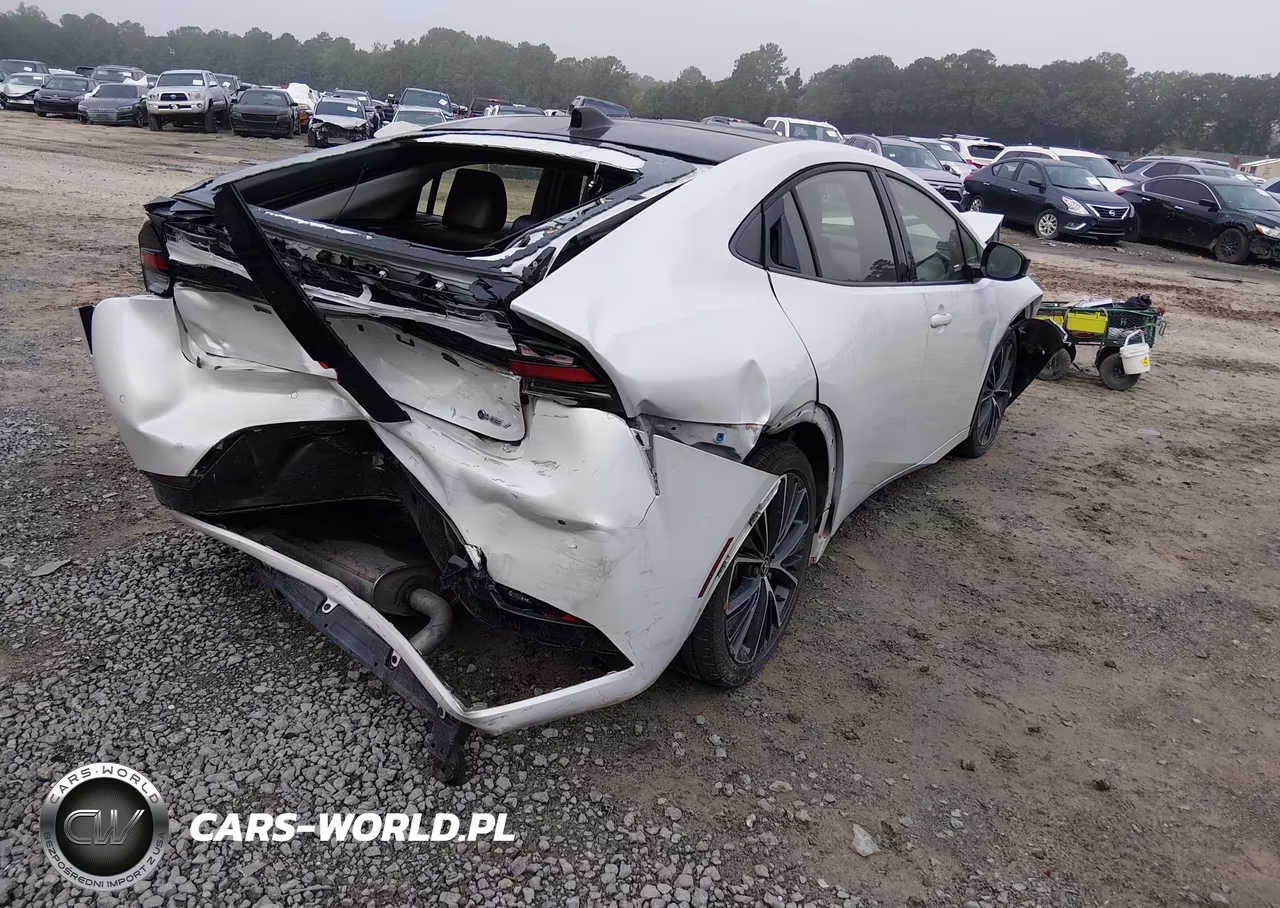 2024 Toyota Prius Xle VIN:JTDACAAU7R3027324 - 4