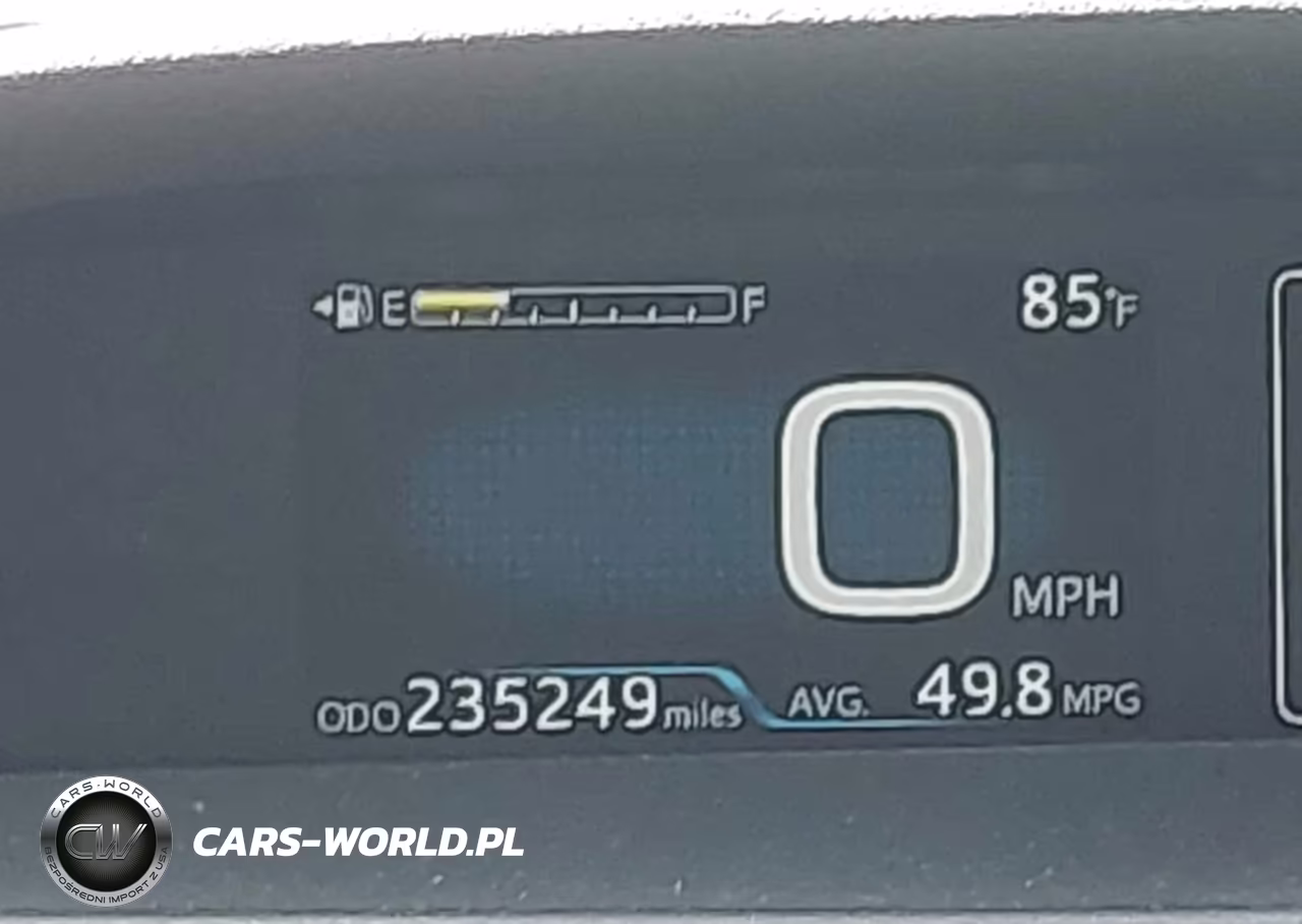 2018 Toyota Prius Two VIN:JTDKBRFU5J3601535 - 15