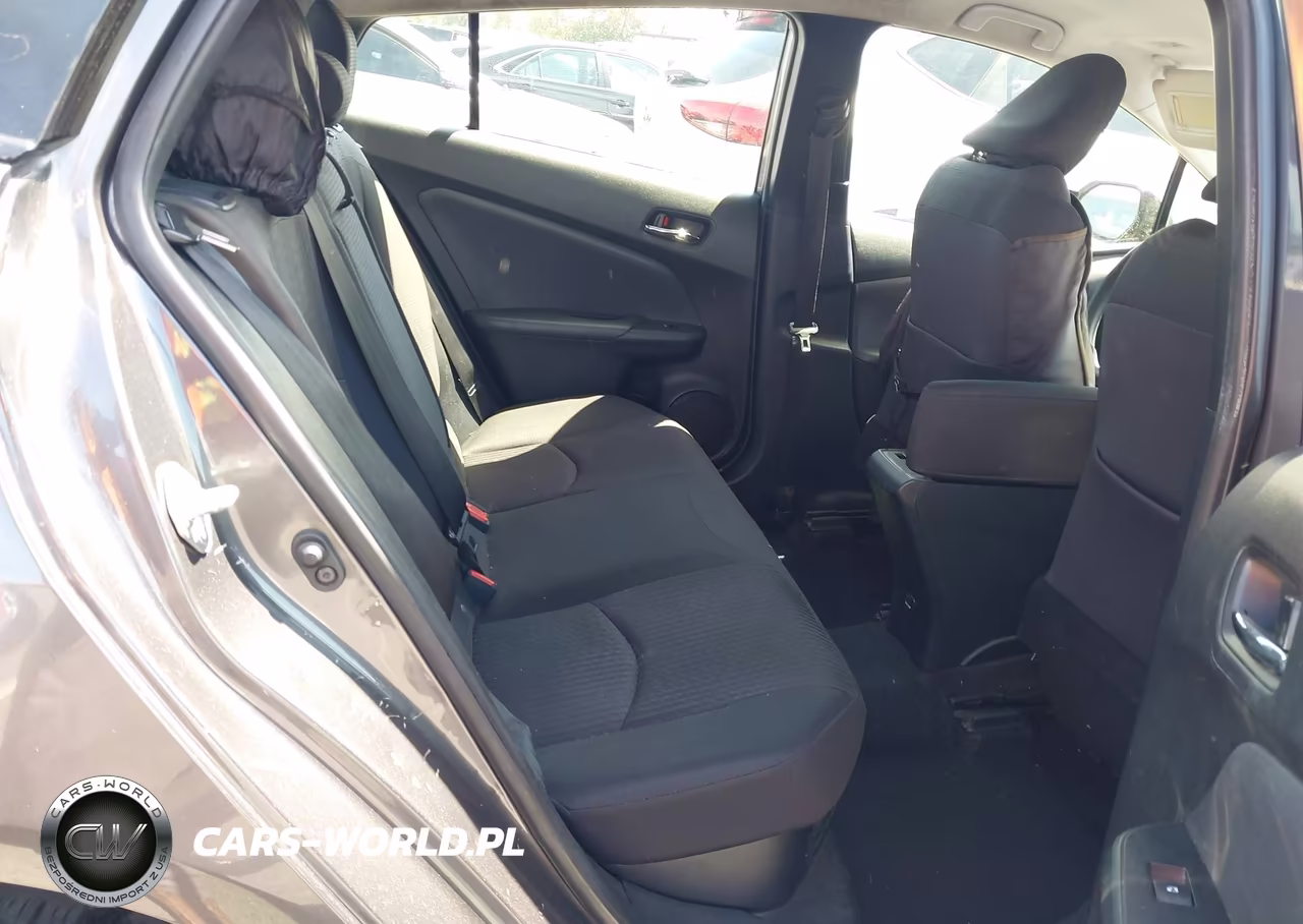2018 Toyota Prius Two VIN:JTDKBRFU5J3601535 - 8