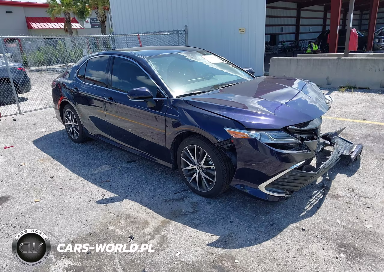 2022 Toyota Camry Xle Hybrid – zdjęcie 1 z 16
