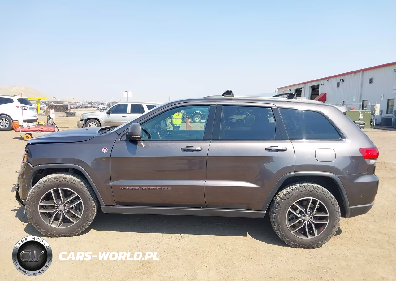 2017 Jeep Grand Cherokee Trailhawk VIN:1C4RJFLT2HC771731 - 14