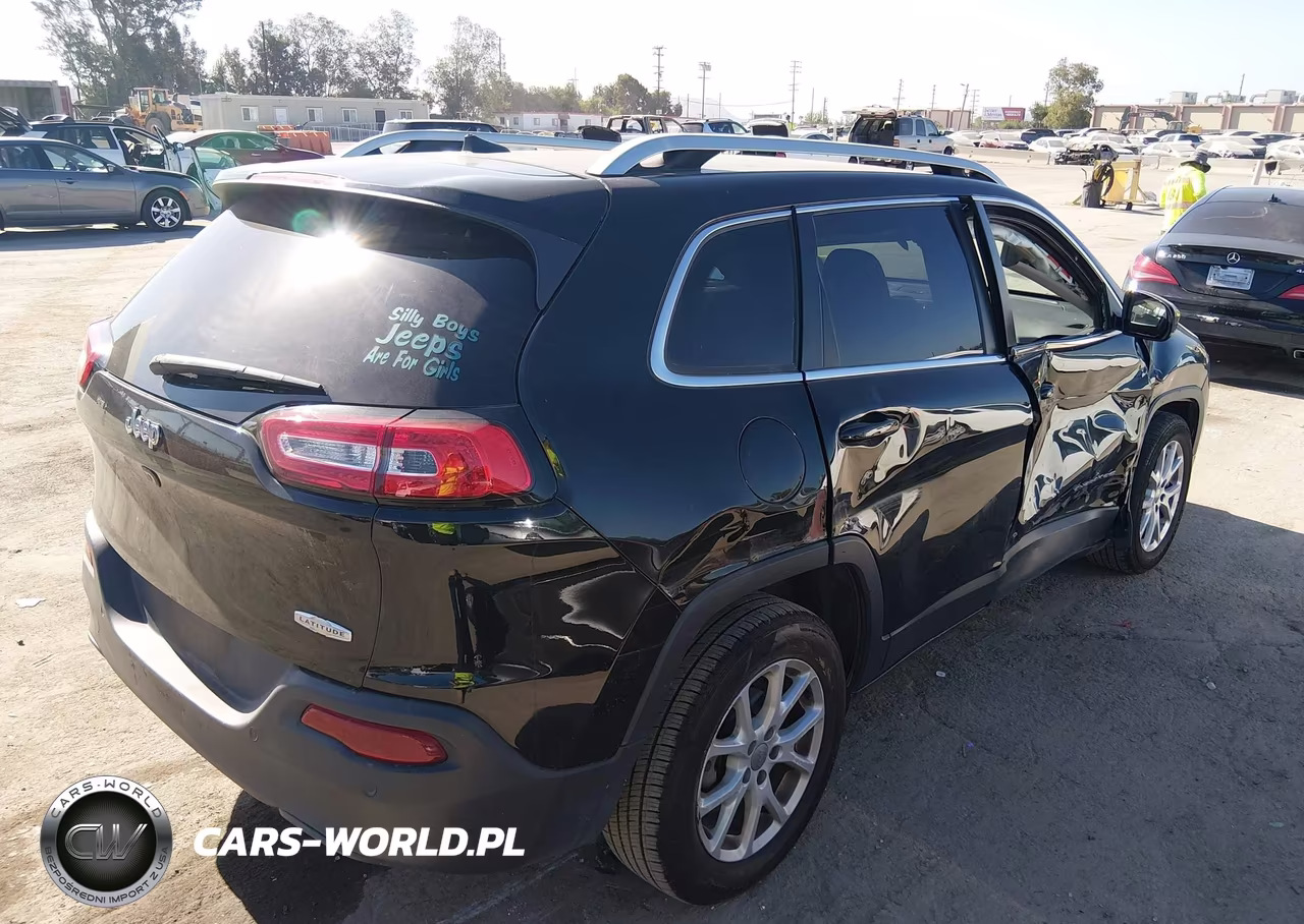 2017 Jeep Cherokee Latitude VIN:1C4PJLCB2HW603986 - 4