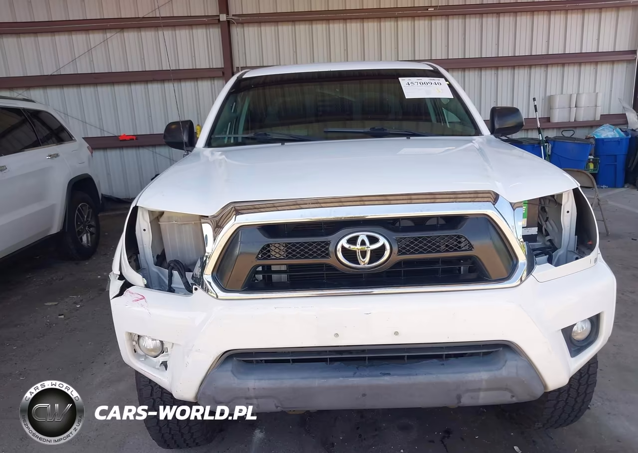 2015 Toyota Tacoma Base V6 VIN:3TMLU4ENXFM203741 - 12
