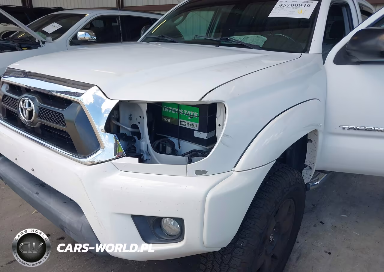 2015 Toyota Tacoma Base V6 VIN:3TMLU4ENXFM203741 - 6