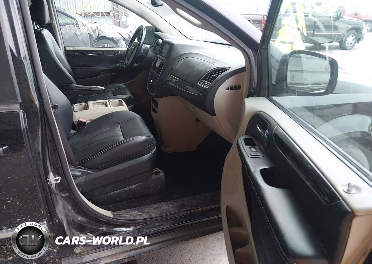 2015 Chrysler Town & Country Touring VIN:2C4RC1BG3FR545543 - 5
