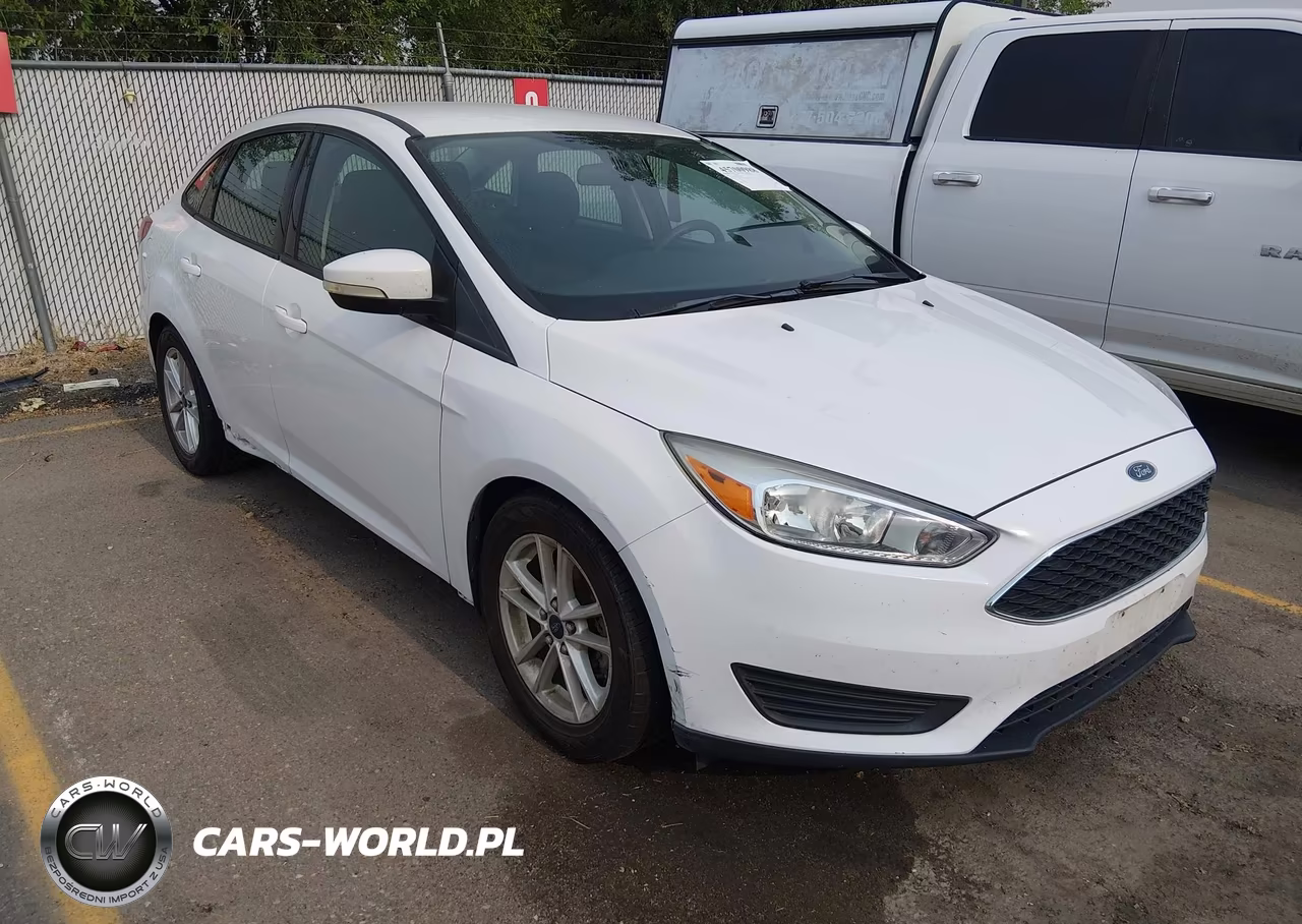 2015 Ford Focus Se VIN:1FADP3F22FL385436 - 1