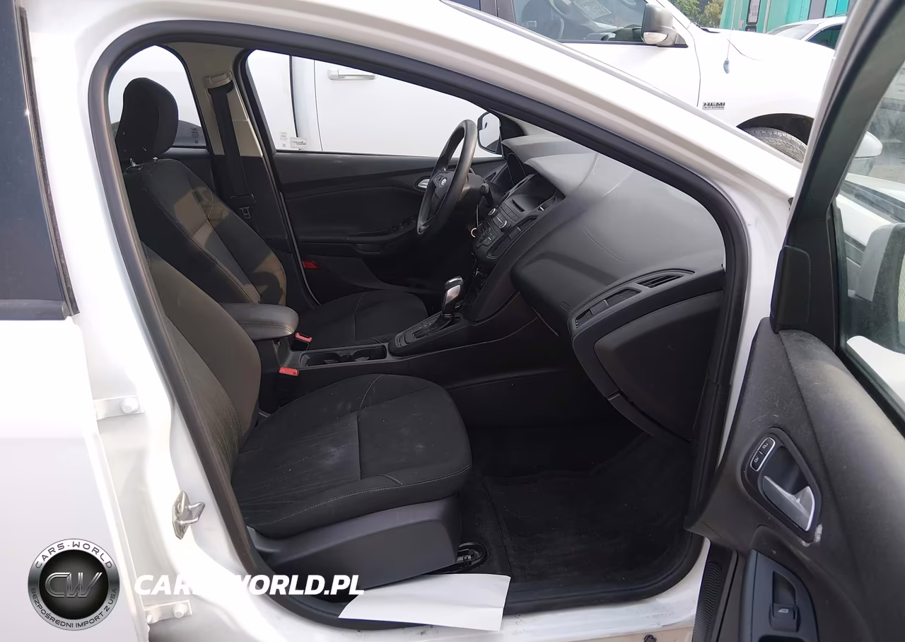 2015 Ford Focus Se VIN:1FADP3F22FL385436 - 5