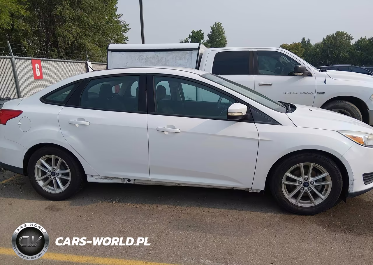 2015 Ford Focus Se VIN:1FADP3F22FL385436 - 6