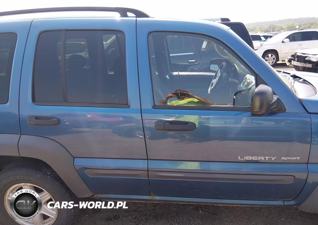 2003 Jeep Liberty Sport VIN:1J4GL48K83W711380 - 13