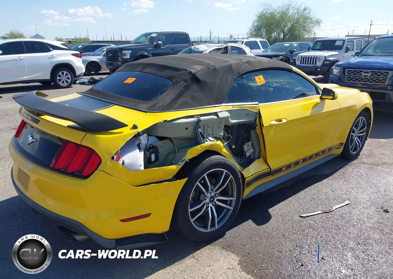 2016 Ford Mustang Ecoboost Premium VIN:1FATP8UH4G5231784 - 4